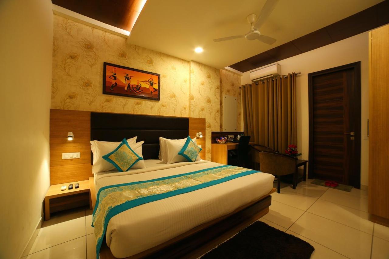 Hotel Grand Regency By Jmd Group Near Delhi Igi Airport 3*